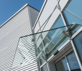 CANOPY Vordachsysteme aus Glas CANOPY Vordachsysteme aus Glas