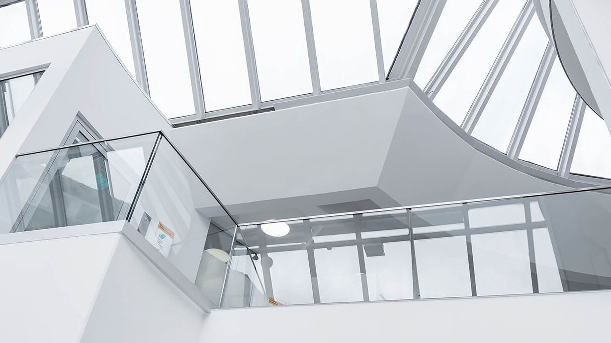 BALARDO steel - modulare Glasgeländer mit Stahl-Tragprofilen