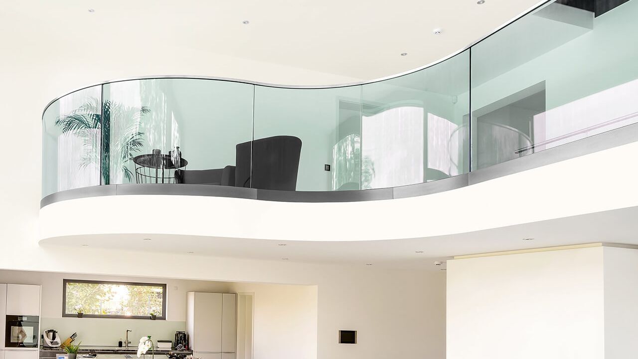 BALARDO wave - gebogene Glasgeländer