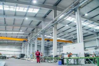 Wandpaneel mit verdecktem Befestigungssystem Wandpaneel mit verdecktem Befestigungssystem