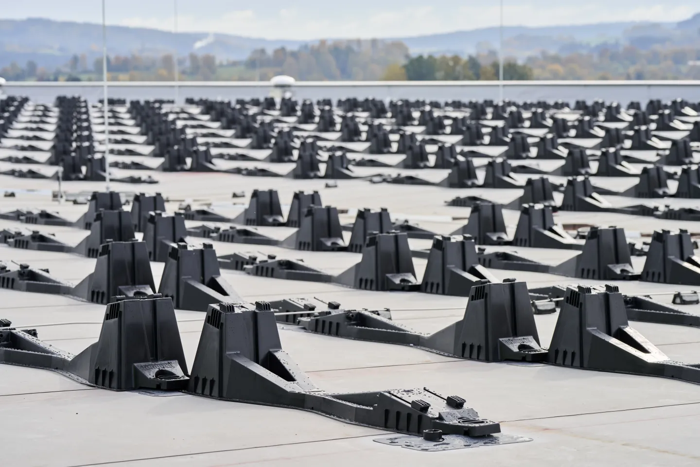 Photovoltaik-System für Flachdächer Photovoltaik-System für Flachdächer