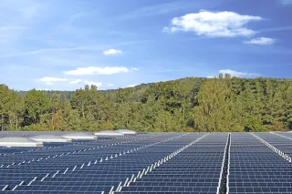 Photovoltaik-System für Flachdächer Photovoltaik-System für Flachdächer