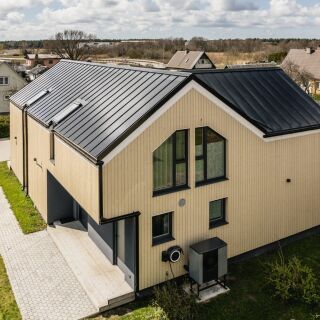 GIPV/BIPV-Solardach mit Doppelfalz-Technik: Velario