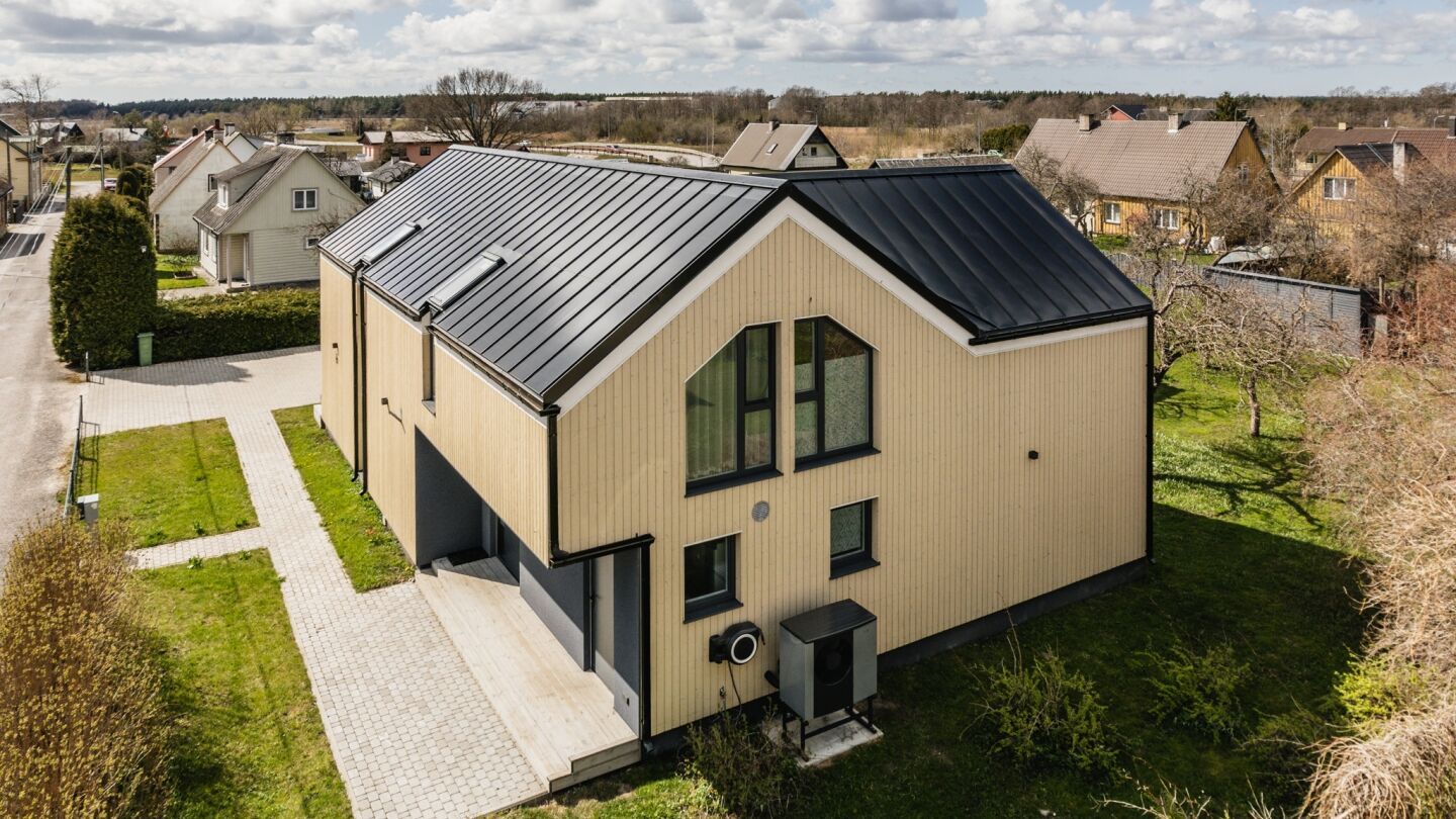 GIPV/BIPV-Solardach mit Doppelfalz-Technik: Velario