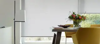 Innenliegender Sonnenschutz: Rollo, Doublé und Triplé Innenliegender Sonnenschutz: Rollo, Doublé und Triplé