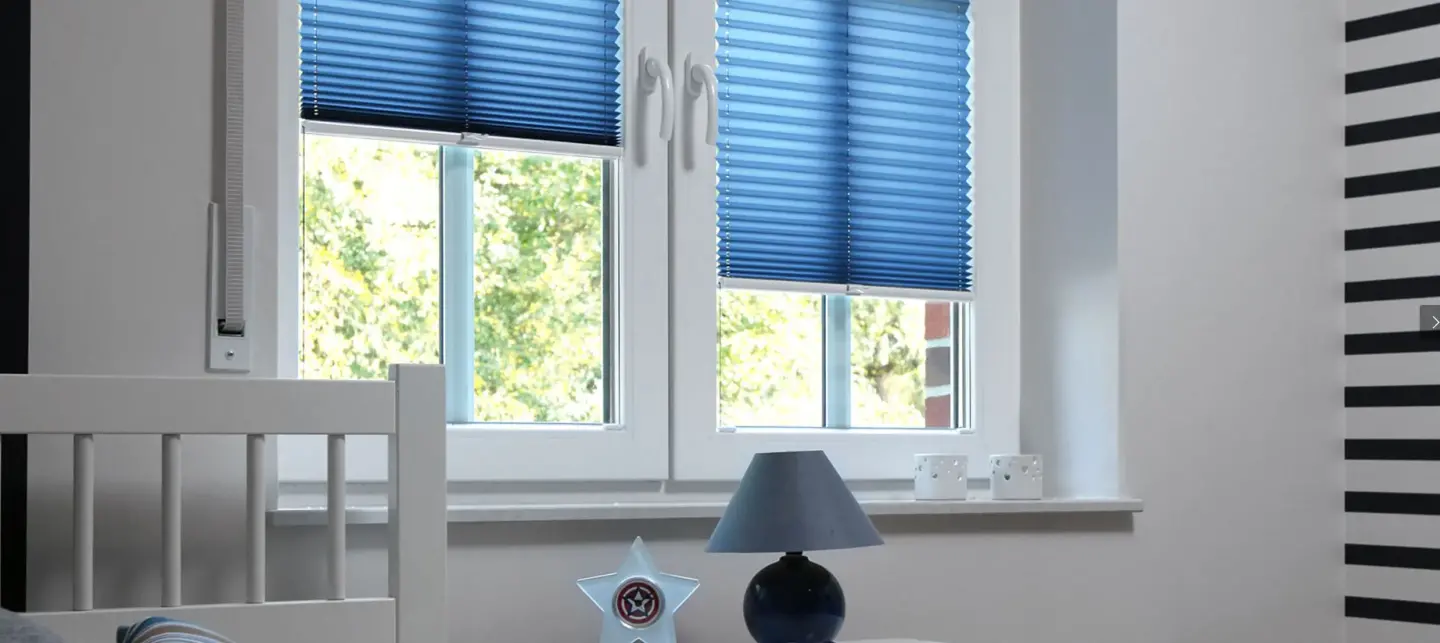 Innenliegender Sonnenschutz: Duette und Plissee Innenliegender Sonnenschutz: Duette und Plissee