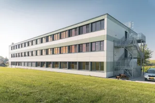 Mobile Raumsysteme für Arbeit: Büro- und Sozialgebäude Mobile Raumsysteme für Arbeit: Büro- und Sozialgebäude