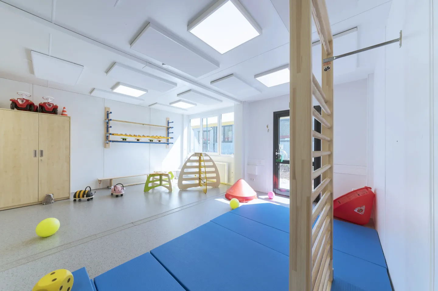 Mobile Raumsysteme für Bildung: Kitas und Schulen Mobile Raumsysteme für Bildung: Kitas und Schulen