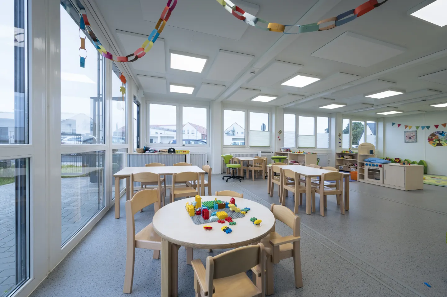 Mobile Raumsysteme für Bildung: Kitas und Schulen Mobile Raumsysteme für Bildung: Kitas und Schulen