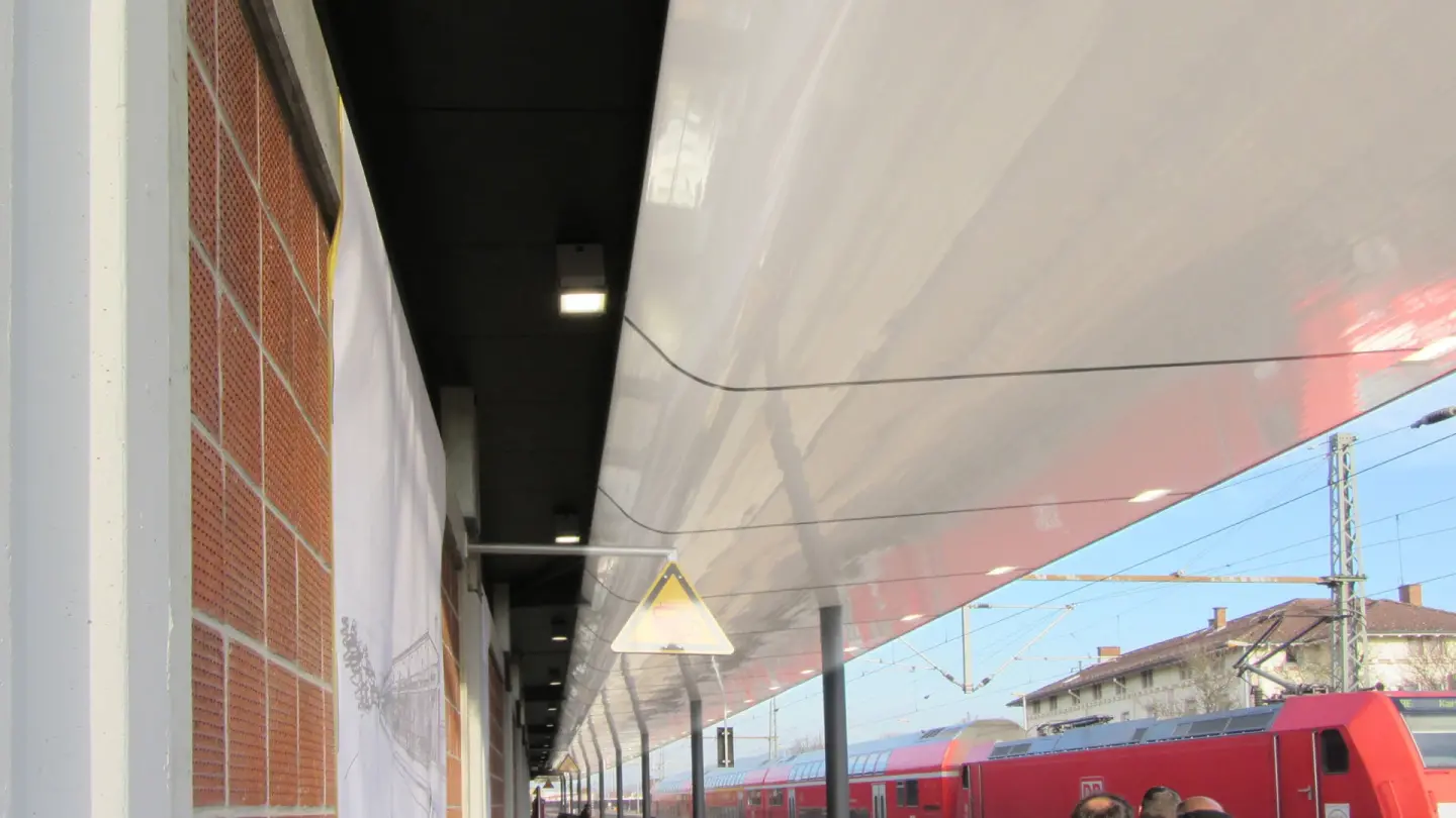 Aluminiumpaneele für Fassaden und Decken Aluminiumpaneele für Fassaden und Decken