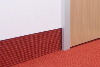 Sockelprofile und Wandrammschutzprofile aus Aluminium Sockelprofile und Wandrammschutzprofile aus Aluminium