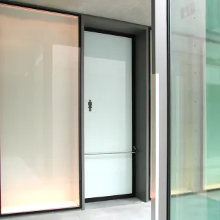Flächenbündige Glasverbund-Türelemente Flächenbündige Glasverbund-Türelemente
