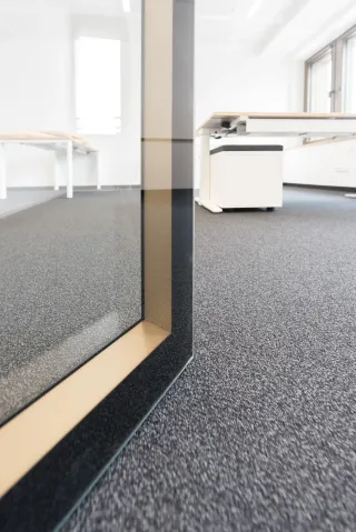 Flächenbündige Glasverbund-Türelemente Flächenbündige Glasverbund-Türelemente