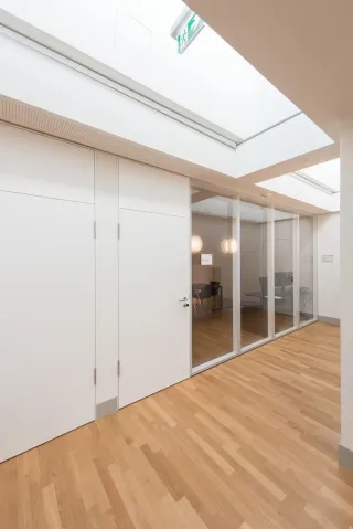 Flächenbündige Glasverbund-Türelemente Flächenbündige Glasverbund-Türelemente