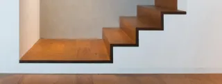 Sockelprofile und Wandrammschutzprofile aus Aluminium Sockelprofile und Wandrammschutzprofile aus Aluminium