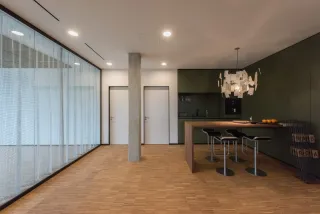 Aluminiumzargen für Holz- und Glastüren Aluminiumzargen für Holz- und Glastüren
