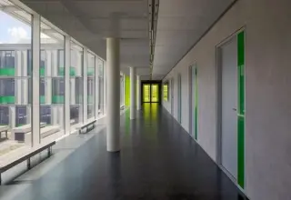 Aluminiumzargen für Holz- und Glastüren Aluminiumzargen für Holz- und Glastüren