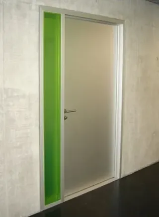 Aluminiumzargen für Holz- und Glastüren Aluminiumzargen für Holz- und Glastüren