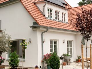 Behutsame Sanierung einer Berliner Hangvilla aus den 1930er-Jahren