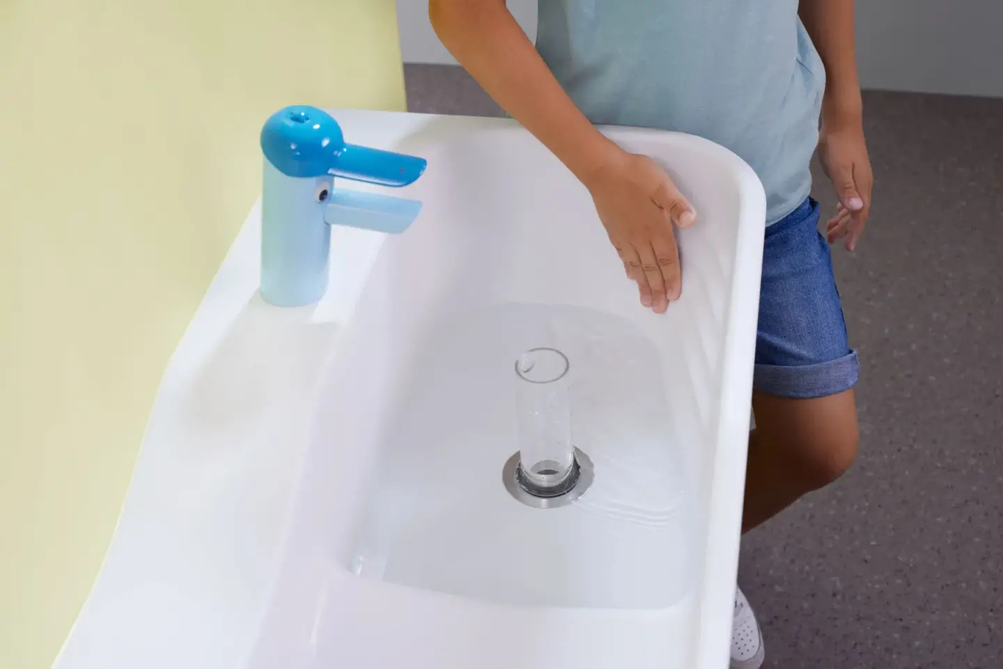 Geberit Bambini - Lösungen für Kindergärten und Schulen Geberit Bambini - Lösungen für Kindergärten und Schulen