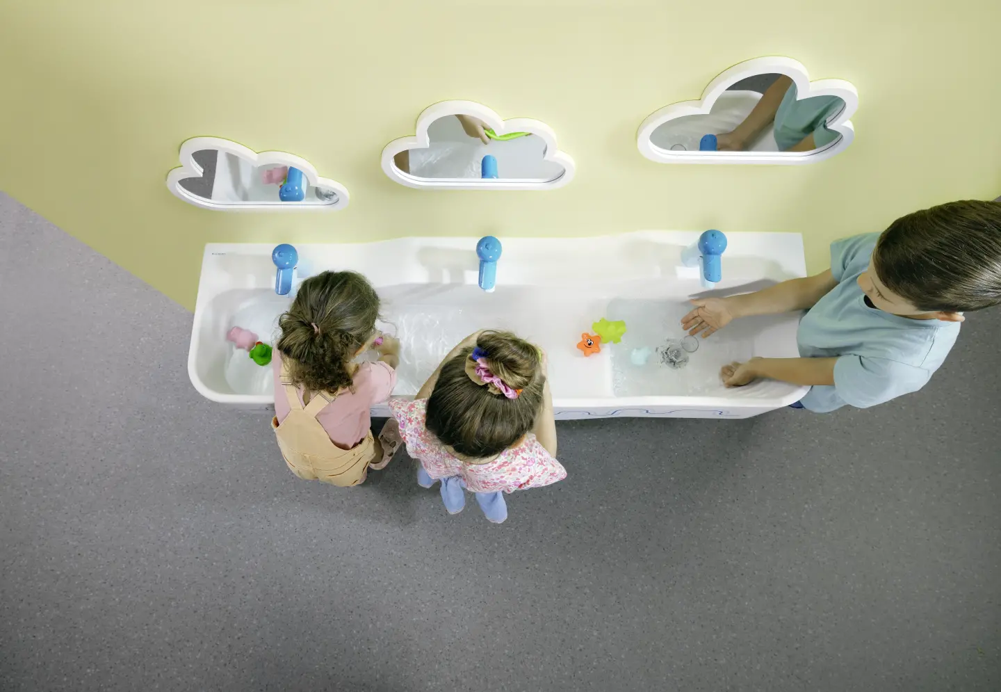 Geberit Bambini - Lösungen für Kindergärten und Schulen Geberit Bambini - Lösungen für Kindergärten und Schulen
