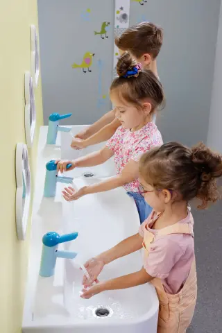 Geberit Bambini - Lösungen für Kindergärten und Schulen Geberit Bambini - Lösungen für Kindergärten und Schulen