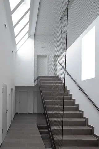 X-TEND Edelstahlseilnetze als Sicherungs- und Designelemente X-TEND Edelstahlseilnetze als Sicherungs- und Designelemente