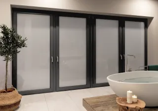 REHAU Smart Privacy Fensterlösungen REHAU Smart Privacy Fensterlösungen