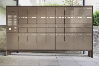 Depotboxen, Postverteilanlagen, Briefkastenanlagen mit Paketfächern Depotboxen, Postverteilanlagen, Briefkastenanlagen mit Paketfächern