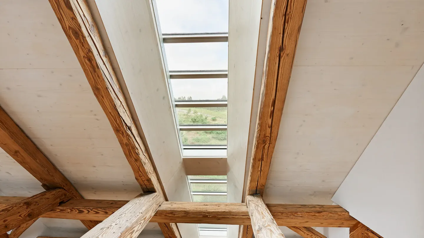 Lamellen-Dachfenster und  Klappdachfenster Lamellen-Dachfenster und  Klappdachfenster