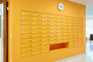Depotboxen, Postverteilanlagen, Briefkastenanlagen mit Paketfächern Depotboxen, Postverteilanlagen, Briefkastenanlagen mit Paketfächern