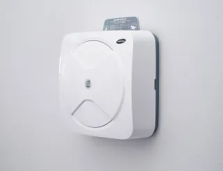Berührungslose Spender für desinfizierende Feuchttücher, XIBU 2WIPE hybrid Berührungslose Spender für desinfizierende Feuchttücher, XIBU 2WIPE hybrid