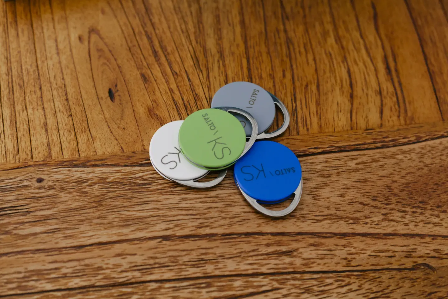 Kabellose Systemkomponenten: IQ, Repeater und Tags Kabellose Systemkomponenten: IQ, Repeater und Tags