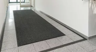 Sauberlauf von emco als Bahnen, Matten oder Bodenbelag Sauberlauf von emco als Bahnen, Matten oder Bodenbelag