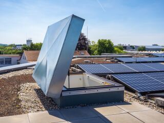 Sicherheit mit Stil: Roto Flachdachausstieg Exklusiv