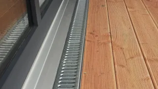 Drainagerinnen für die Terrassen- und Fassadenentwässerung Drainagerinnen für die Terrassen- und Fassadenentwässerung