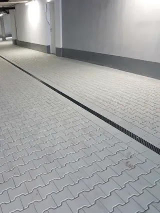 AquaStop Flachrinnen für Tiefgaragen und Parkhäuser AquaStop Flachrinnen für Tiefgaragen und Parkhäuser
