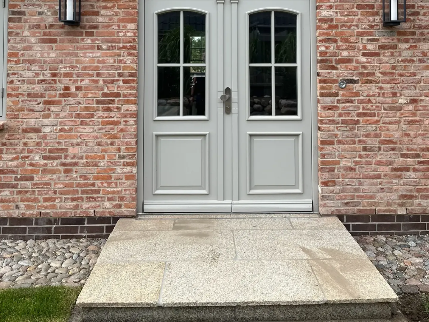 ReUse Pflasterklinker und Natursteinplatten für den Außenbereich ReUse Pflasterklinker und Natursteinplatten für den Außenbereich
