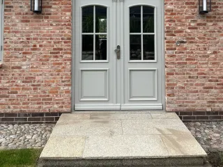 ReUse Pflasterklinker und Natursteinplatten für den Außenbereich ReUse Pflasterklinker und Natursteinplatten für den Außenbereich