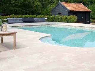 ReUse Pflasterklinker und Natursteinplatten für den Außenbereich ReUse Pflasterklinker und Natursteinplatten für den Außenbereich