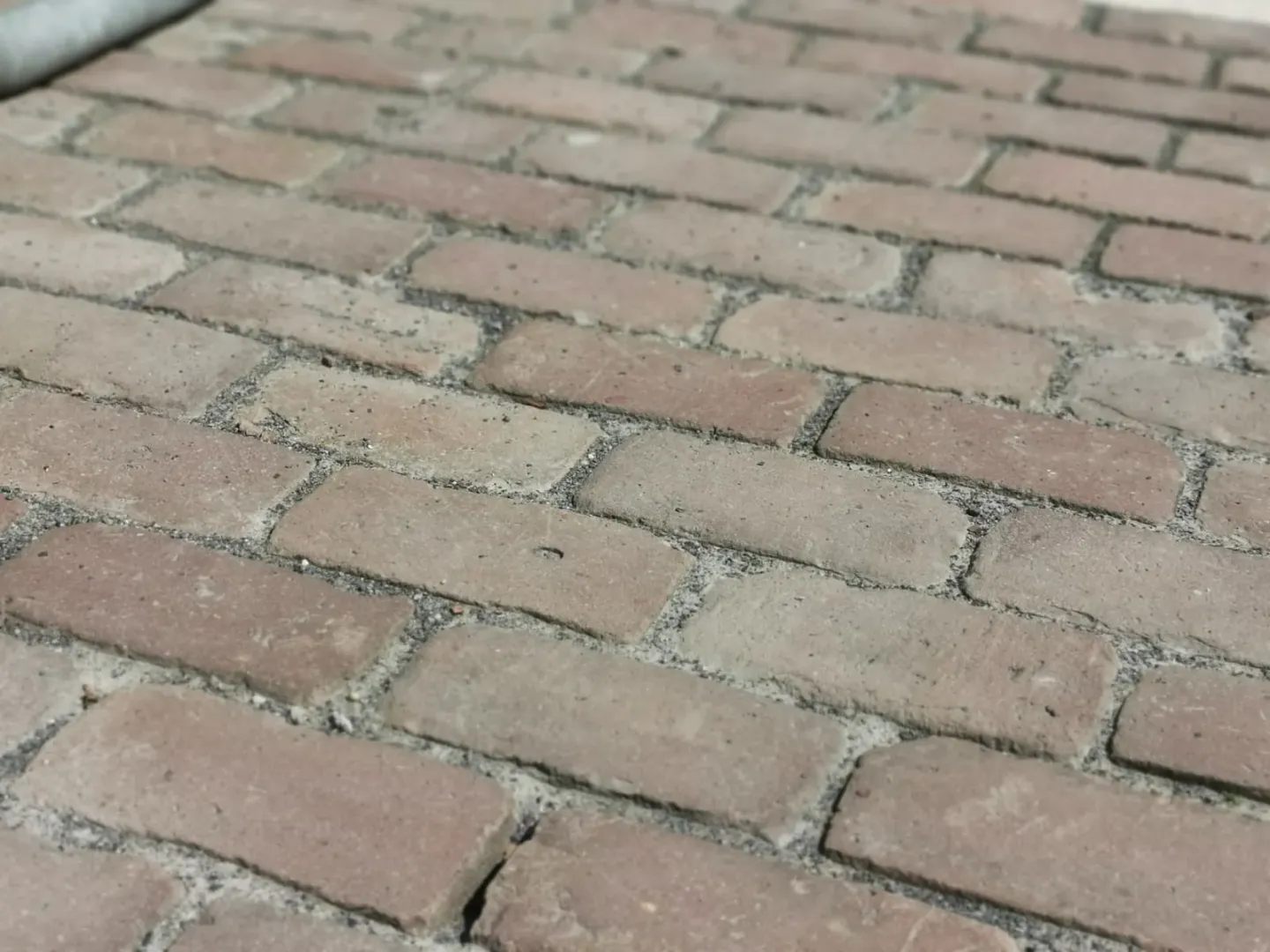 ReUse Pflasterklinker und Natursteinplatten für den Außenbereich ReUse Pflasterklinker und Natursteinplatten für den Außenbereich