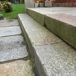 ReUse Pflasterklinker und Natursteinplatten für den Außenbereich ReUse Pflasterklinker und Natursteinplatten für den Außenbereich