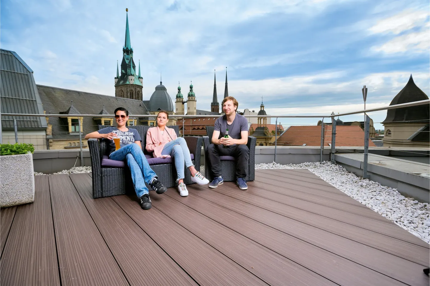 megawood® Terrassendielen DYNUM, bauaufsichtlich zugelassen megawood® Terrassendielen DYNUM, bauaufsichtlich zugelassen