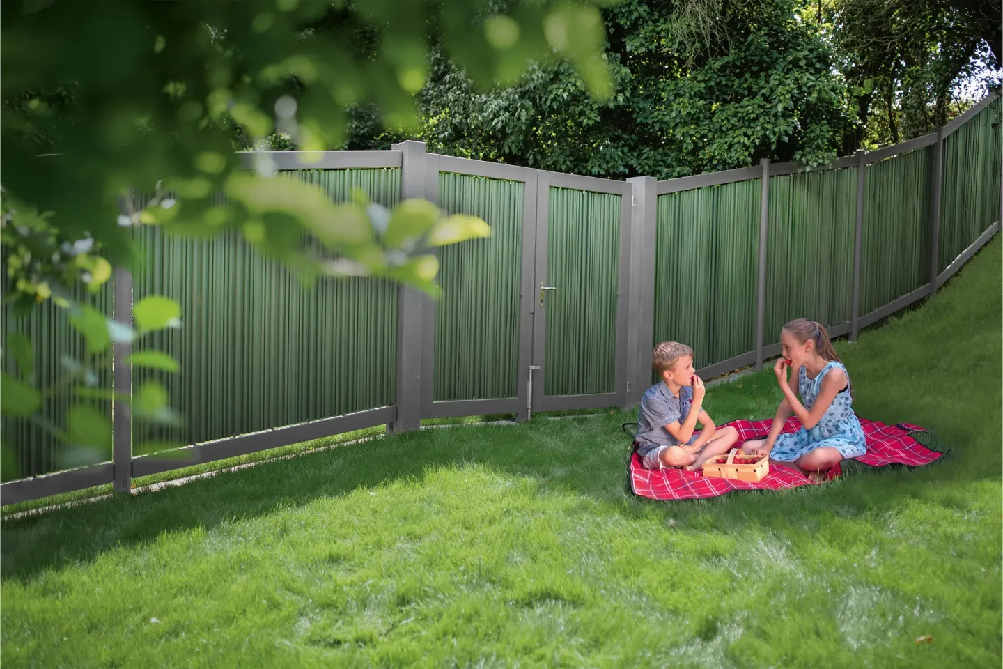 megawood® LIMES Sichtschutz- und Zaunsystem megawood® LIMES Sichtschutz- und Zaunsystem