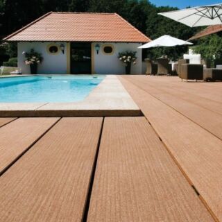 WPC Terrassendielen für Poolbereiche und Spa