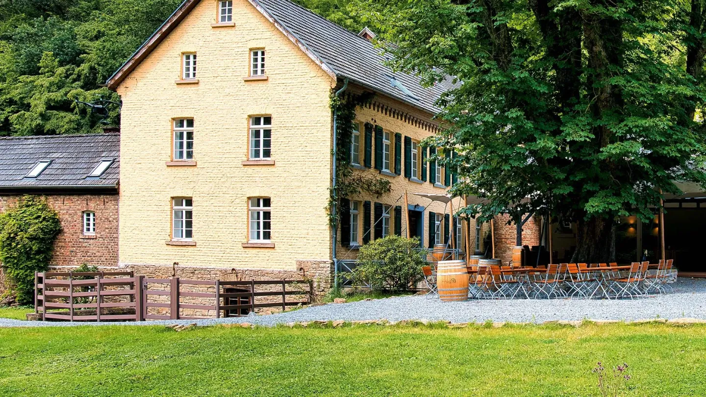 megawood® LIMES Sichtschutz- und Zaunsystem megawood® LIMES Sichtschutz- und Zaunsystem
