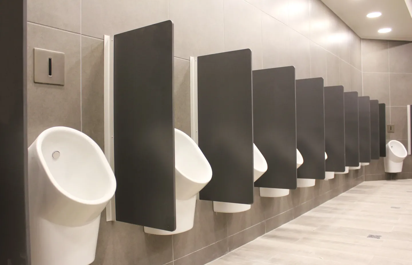 WC- und Urinalspüler WC- und Urinalspüler