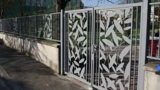 Drehflügeltore aus Stahl und Aluminium Drehflügeltore aus Stahl und Aluminium