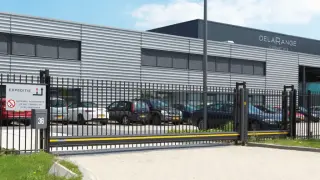 Schiebetore aus Stahl und Aluminium Schiebetore aus Stahl und Aluminium