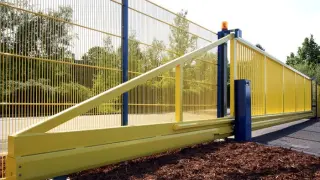 Schiebetore aus Stahl und Aluminium Schiebetore aus Stahl und Aluminium